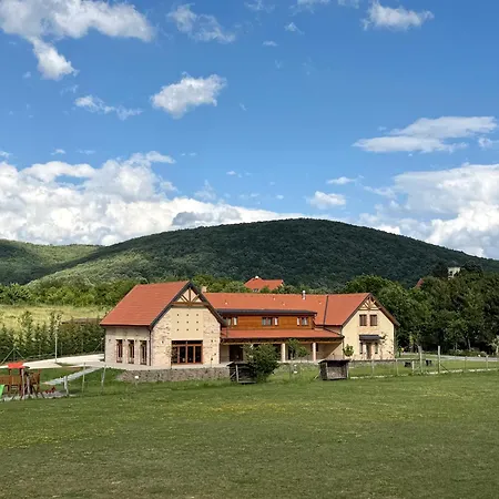 Chata Pilisszentlaszloi Turistaszallas