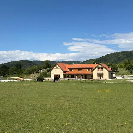 Chata Pilisszentlaszloi Turistaszallas Pilisszentlaszlo