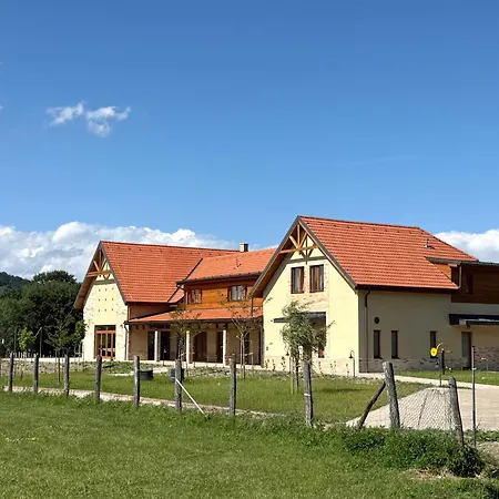 Pilisszentlaszloi Turistaszallas *